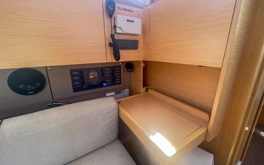 Oceanis 35.1 - Boatscribe.com