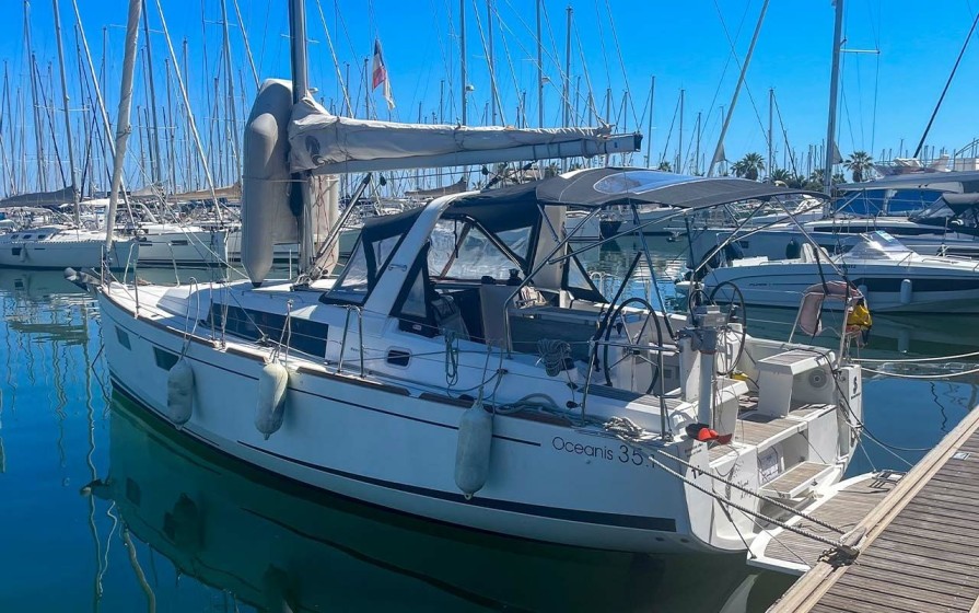 Oceanis 35.1 - Boatscribe.com