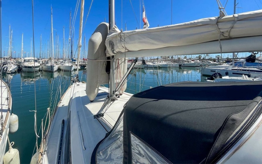Oceanis 35.1 - Boatscribe.com