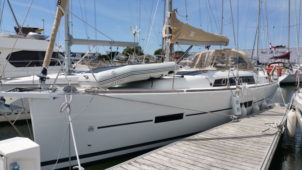 Dufour 382 GL - Boatscribe.com
