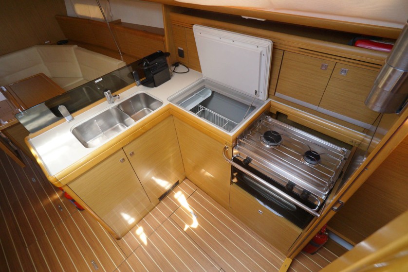Sun Odyssey 36i - Boatscribe.com