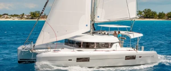 Lagoon 42 - Boatscribe.com