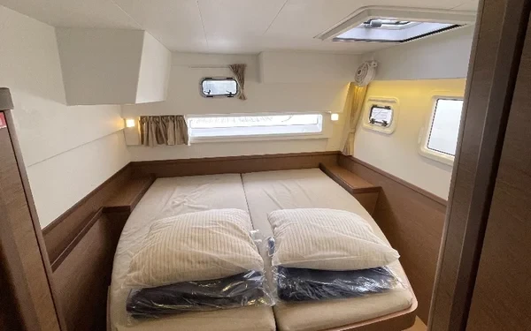 Lagoon 42 - Boatscribe.com