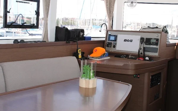 Lagoon 42 - Boatscribe.com