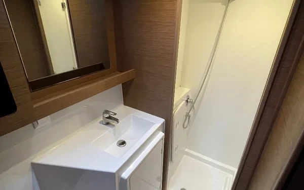 Lagoon 42 - Boatscribe.com