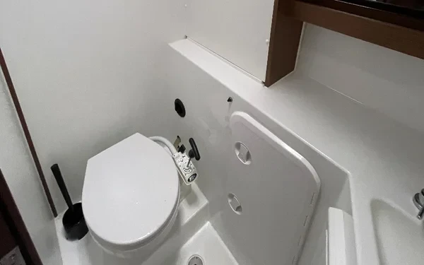 Lagoon 42 - Boatscribe.com