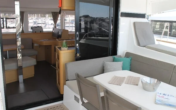 Lagoon 42 - Boatscribe.com
