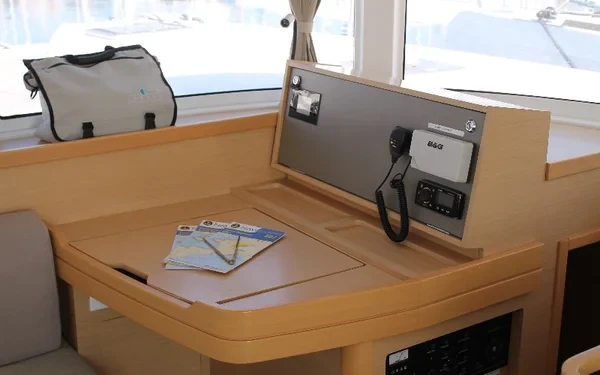 Lagoon 42 - Boatscribe.com