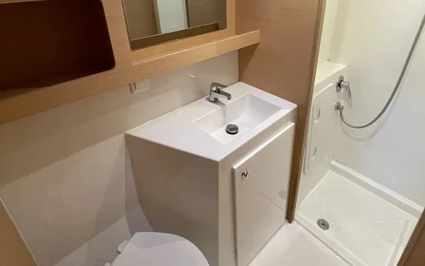 Lagoon 42 - Boatscribe.com