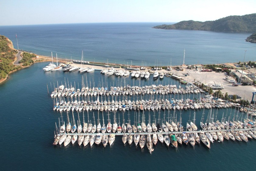 Jeanneau 53 - Boatscribe.com