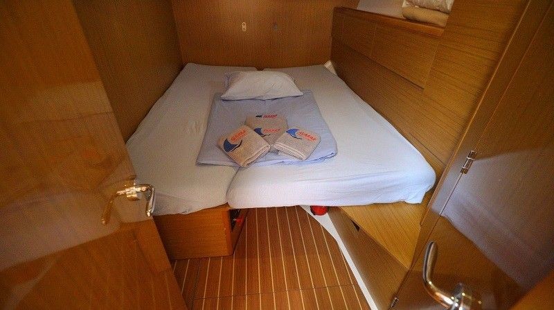 Jeanneau 53 - Boatscribe.com