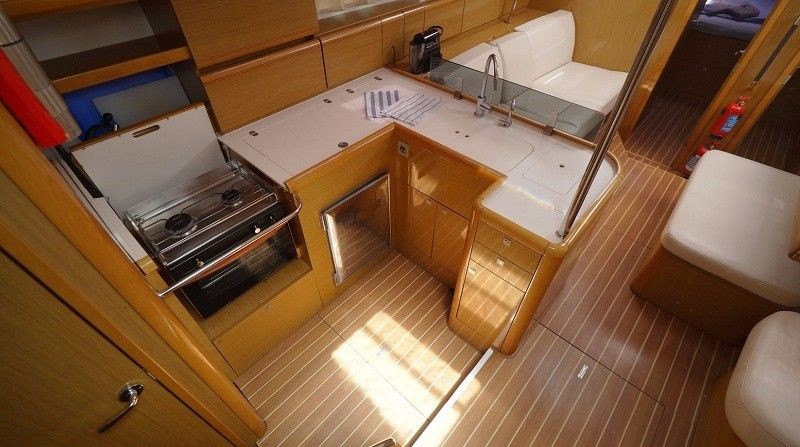 Jeanneau 53 - Boatscribe.com
