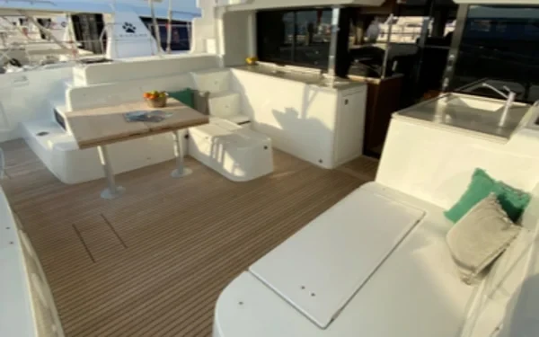 Lagoon 46 - Boatscribe.com