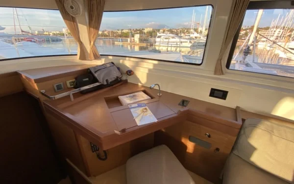 Lagoon 46 - Boatscribe.com