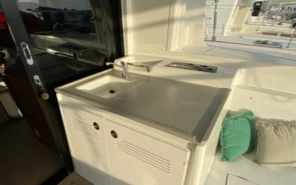 Lagoon 46 - Boatscribe.com