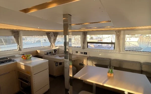 Lagoon 46 - Boatscribe.com