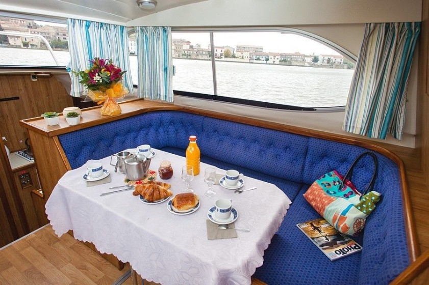 Le Boat Countess - Boatscribe.com