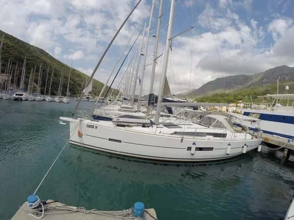 Dufour 512 GL - Boatscribe.com