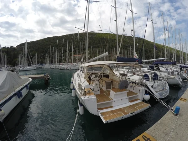 Dufour 512 GL - Boatscribe.com