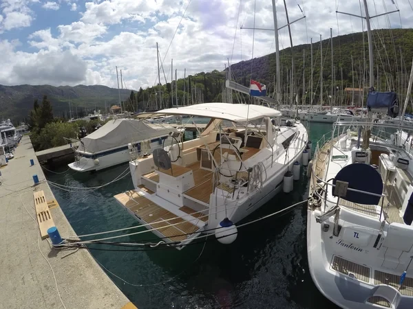 Dufour 512 GL - Boatscribe.com
