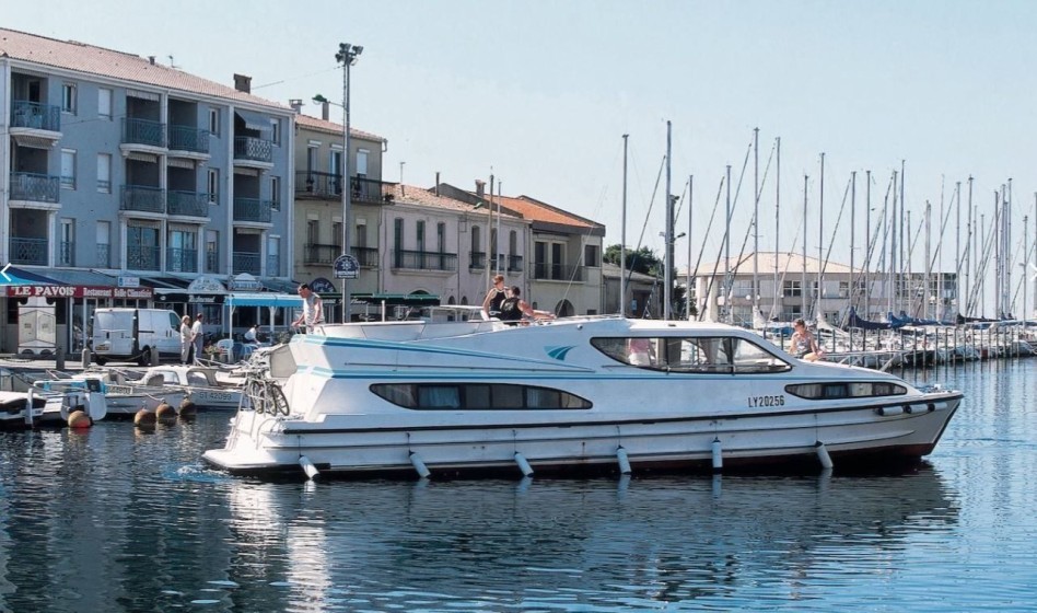 Le Boat Magnifique - Boatscribe.com