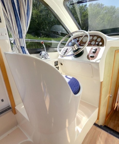 Le Boat Magnifique - Boatscribe.com