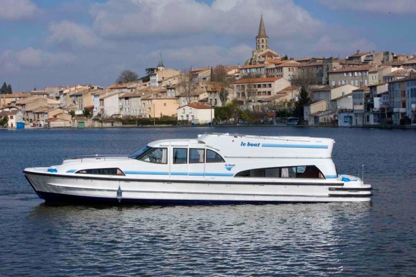 Le Boat Mystique - Boatscribe.com
