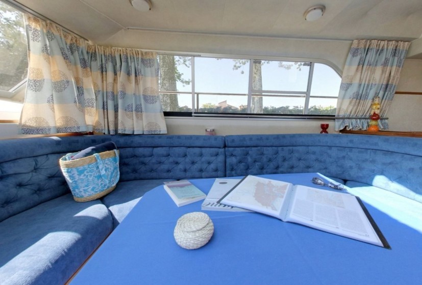 Le Boat Royal Classique - Boatscribe.com