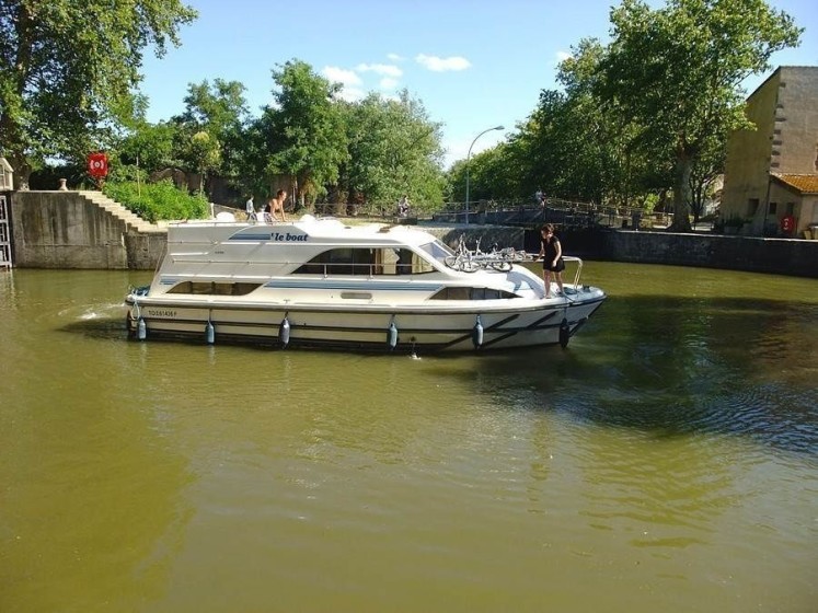 Le Boat Royal Mystique A - Boatscribe.com