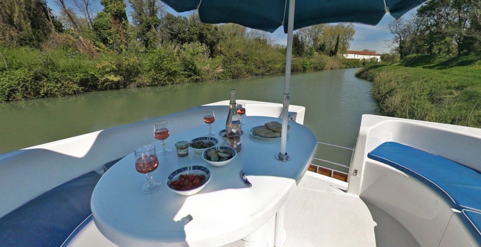 Le Boat Royal Mystique A - Boatscribe.com