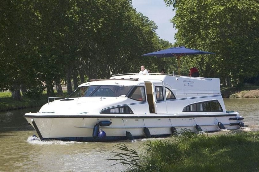 Le Boat Royal Mystique A - Boatscribe.com