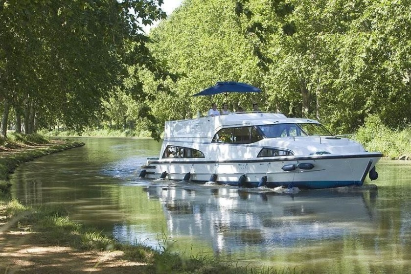 Le Boat Royal Mystique A - Boatscribe.com