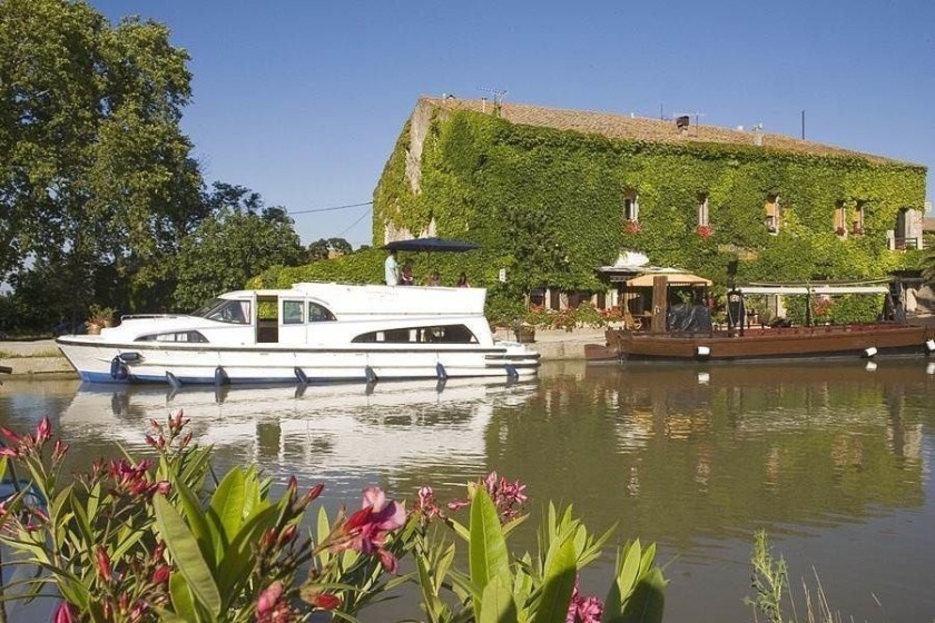 Le Boat Royal Mystique A - Boatscribe.com