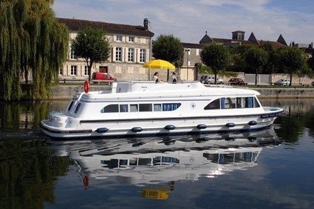 Le Boat Salsa A - Boatscribe.com