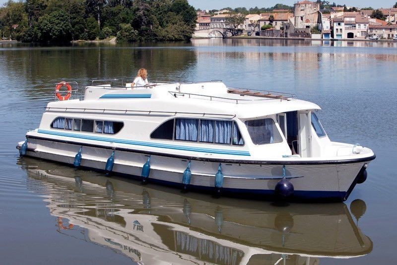 Le Boat Salsa A - Boatscribe.com