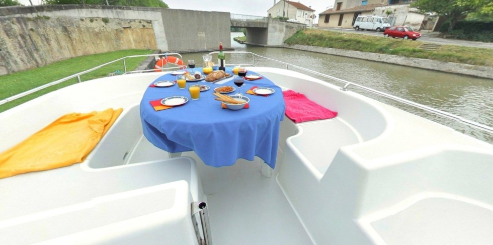 Le Boat Salsa A - Boatscribe.com