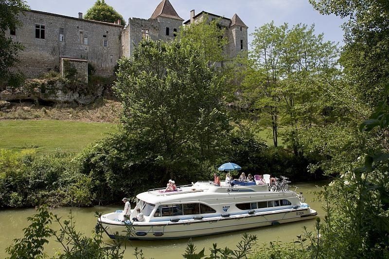 Le Boat Salsa B - Boatscribe.com