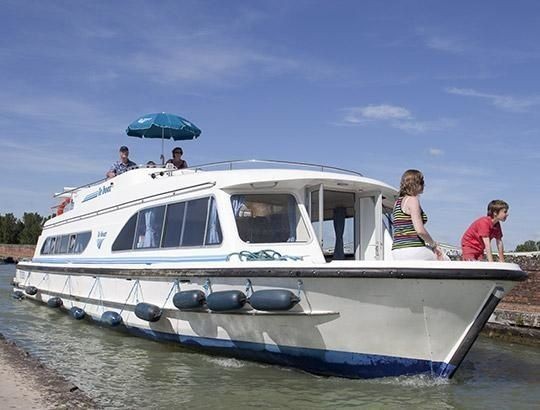 Le Boat Salsa B - Boatscribe.com