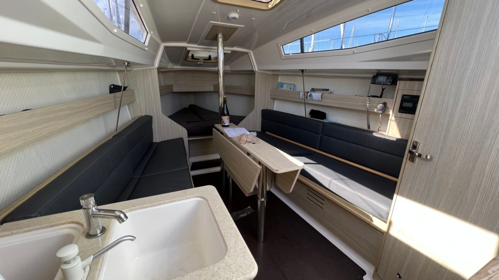 Maxus 26 Standard - Boatscribe.com