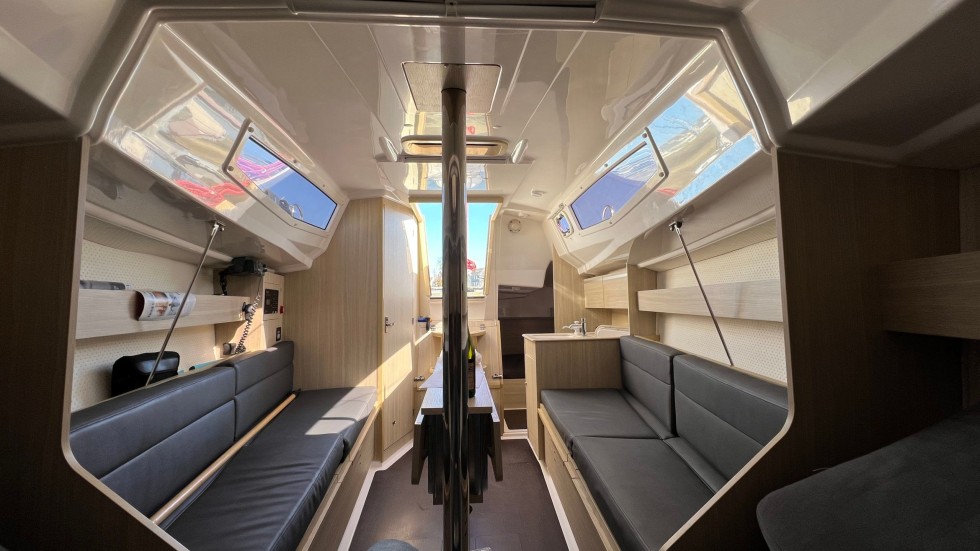 Maxus 26 Standard - Boatscribe.com