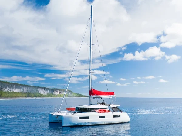 Lagoon 46 - Boatscribe.com