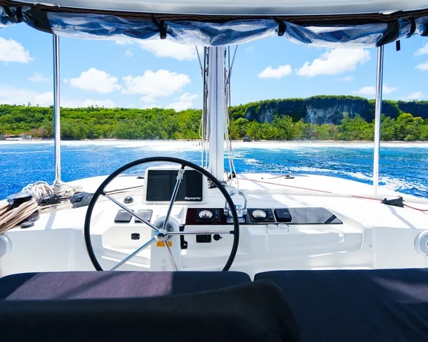 Lagoon 46 - Boatscribe.com