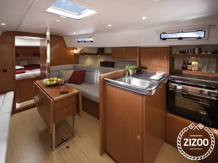 Bavaria 32 Cruiser - Boatscribe.com