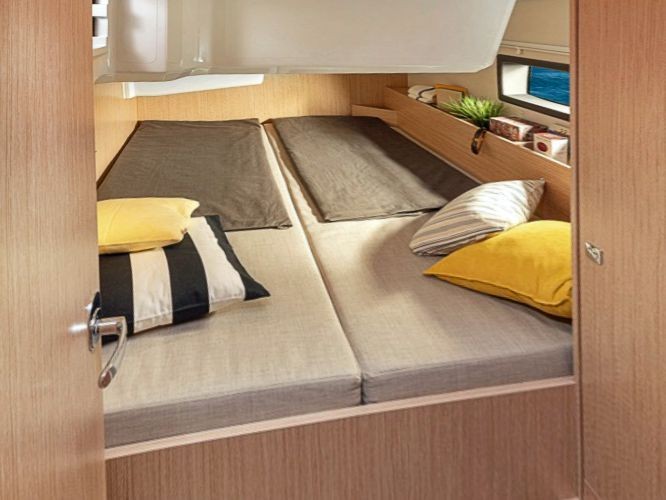 Bavaria 38 Cruiser - Boatscribe.com