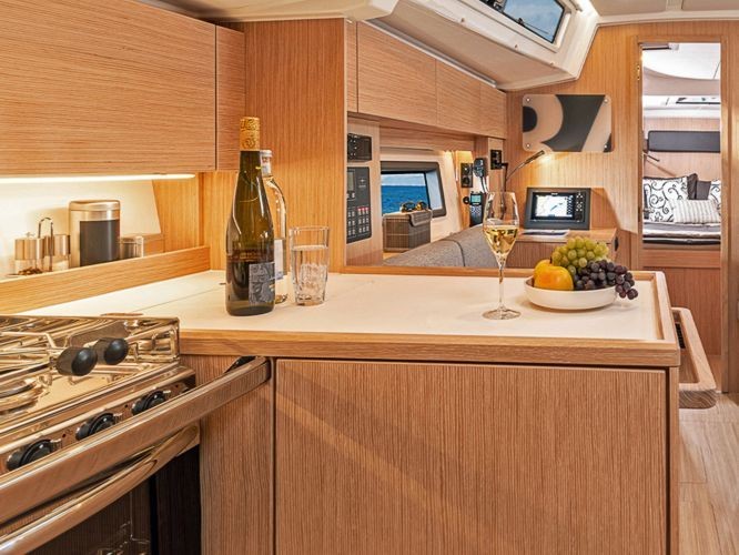 Bavaria 38 Cruiser - Boatscribe.com