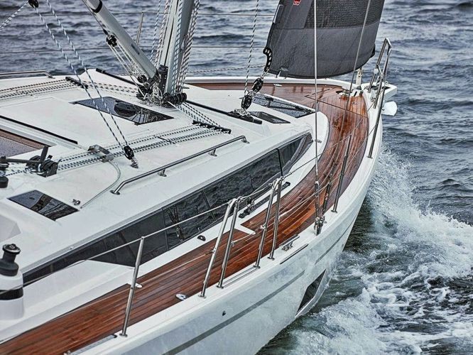 Bavaria 38 Cruiser - Boatscribe.com
