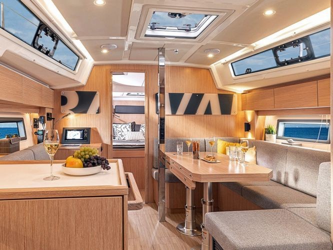 Bavaria 38 Cruiser - Boatscribe.com