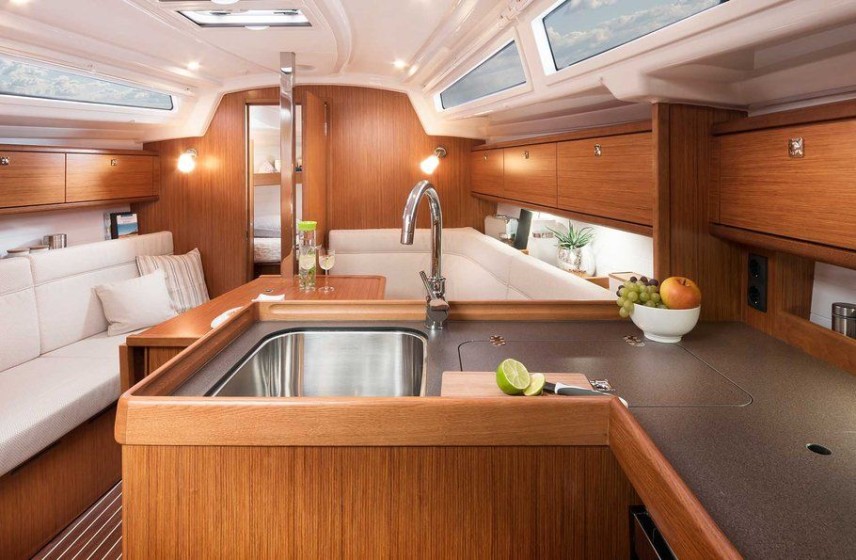 Bavaria 34 Cruiser - Boatscribe.com