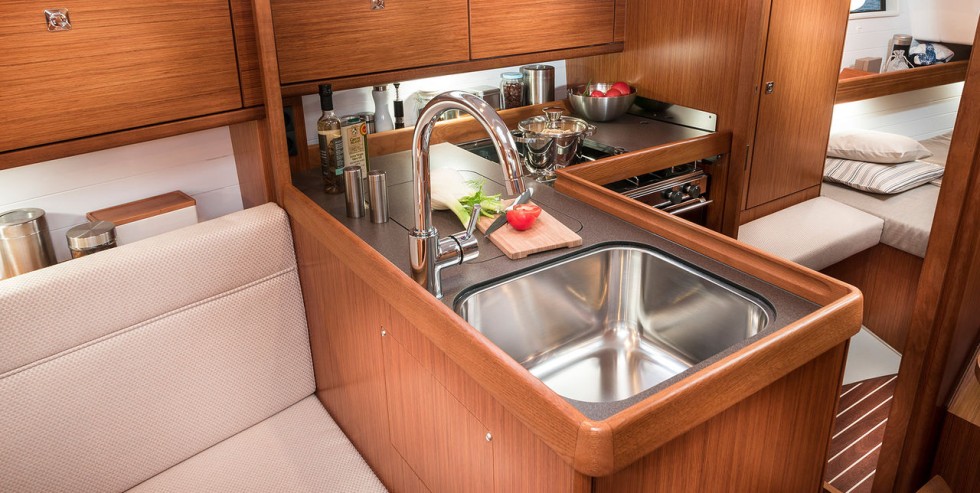 Bavaria 34 Cruiser - Boatscribe.com