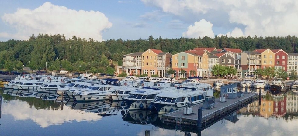 Le Boat Cirrus B - Boatscribe.com